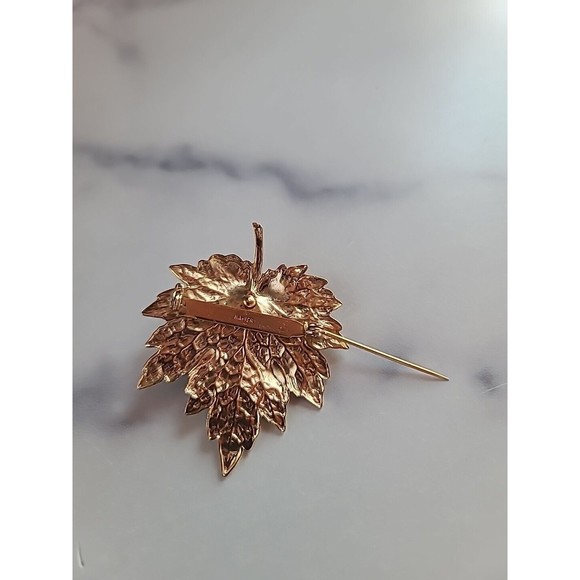 Vintage NAPIER Signed MAPLE LEAF PIN Gold Tone Brooch w/ Faux Pearl - Picture 7 of 10